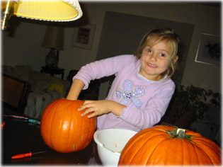 2003. okt&oacute;ber 30. Halloween-i el&otilde;k&eacute;sz&uuml;letek.