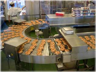 A Krispy Kreme helyben gyrtja a fnkot