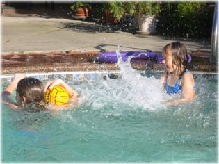 �vadnyit� medence parti