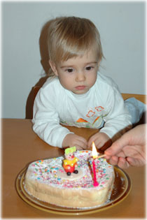 R�zi with her candle