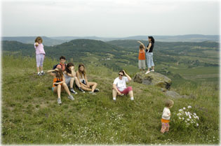 Pihen� a hegytet�n