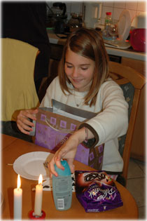 Ni az aj�nd�kaival