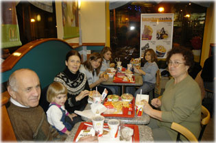 Szlinapi parti a  McDonalds-ban
